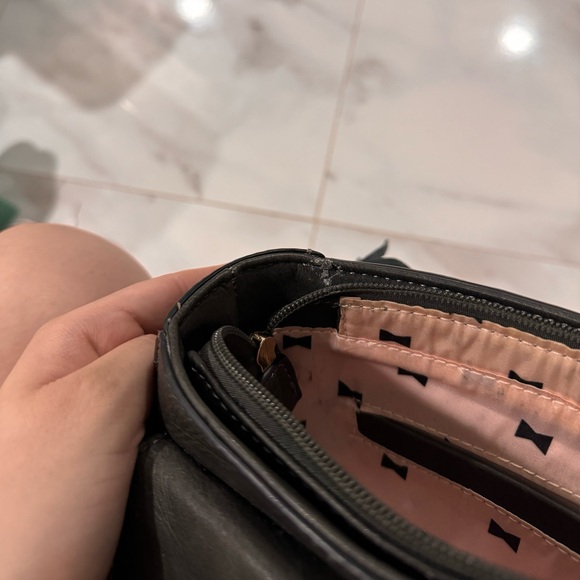 Woman’s long strap shoulder purse, color is a dark taupe - Picture 9 of 10